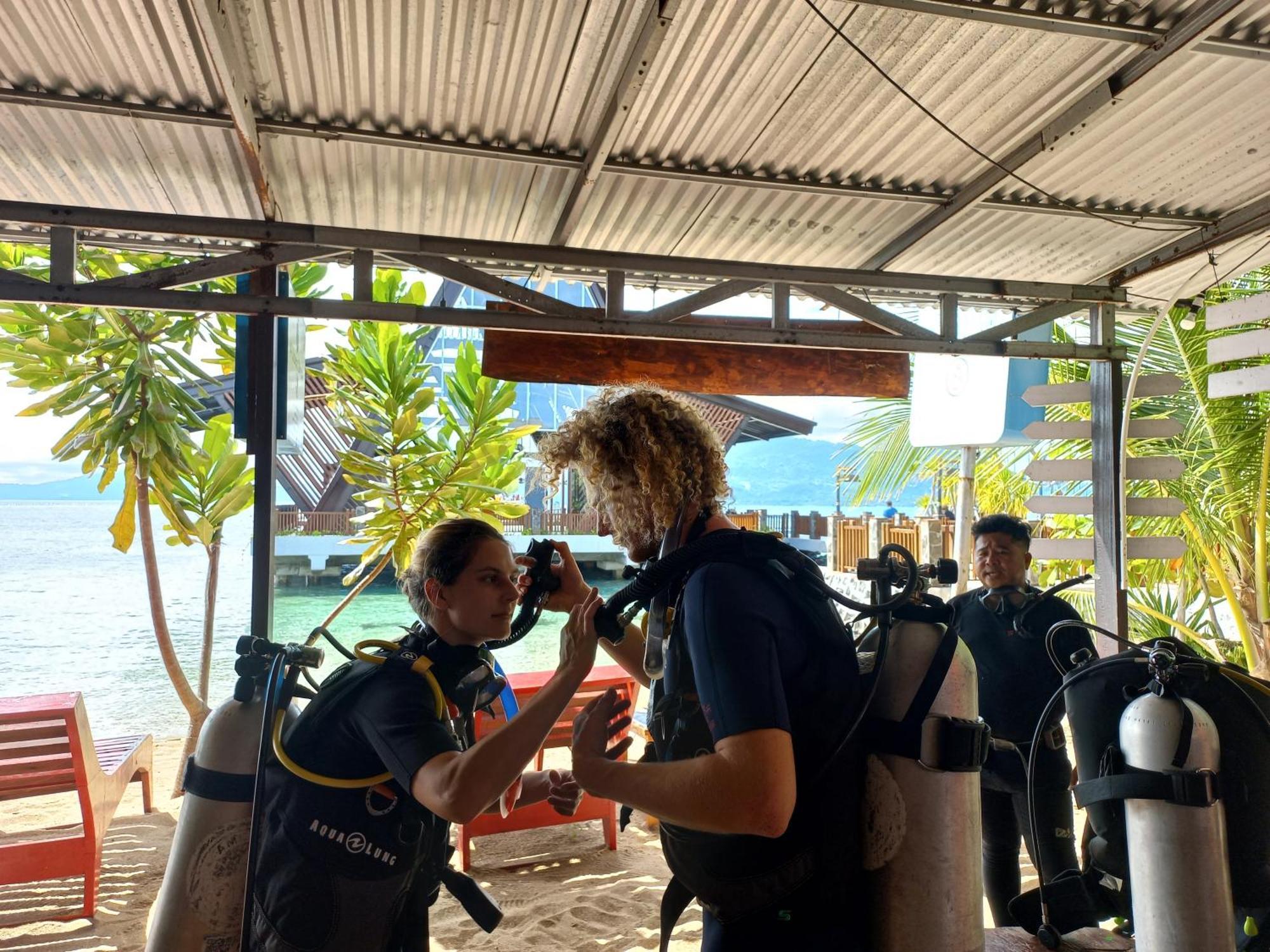 4 Sisters Divers ブナケン エクステリア 写真