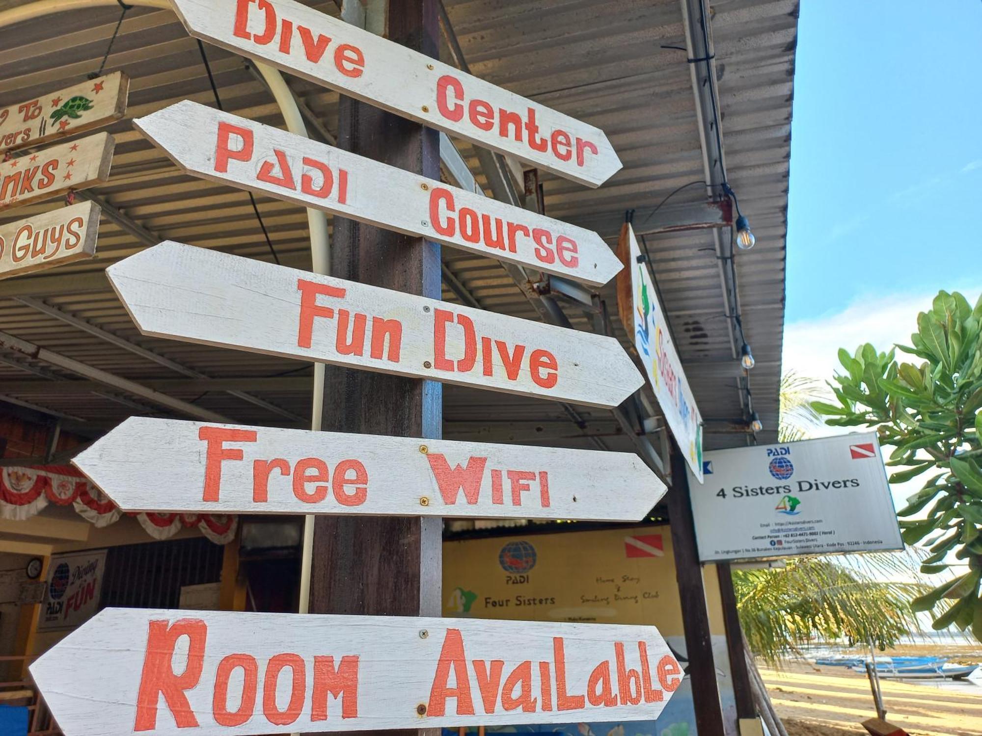 4 Sisters Divers ブナケン エクステリア 写真