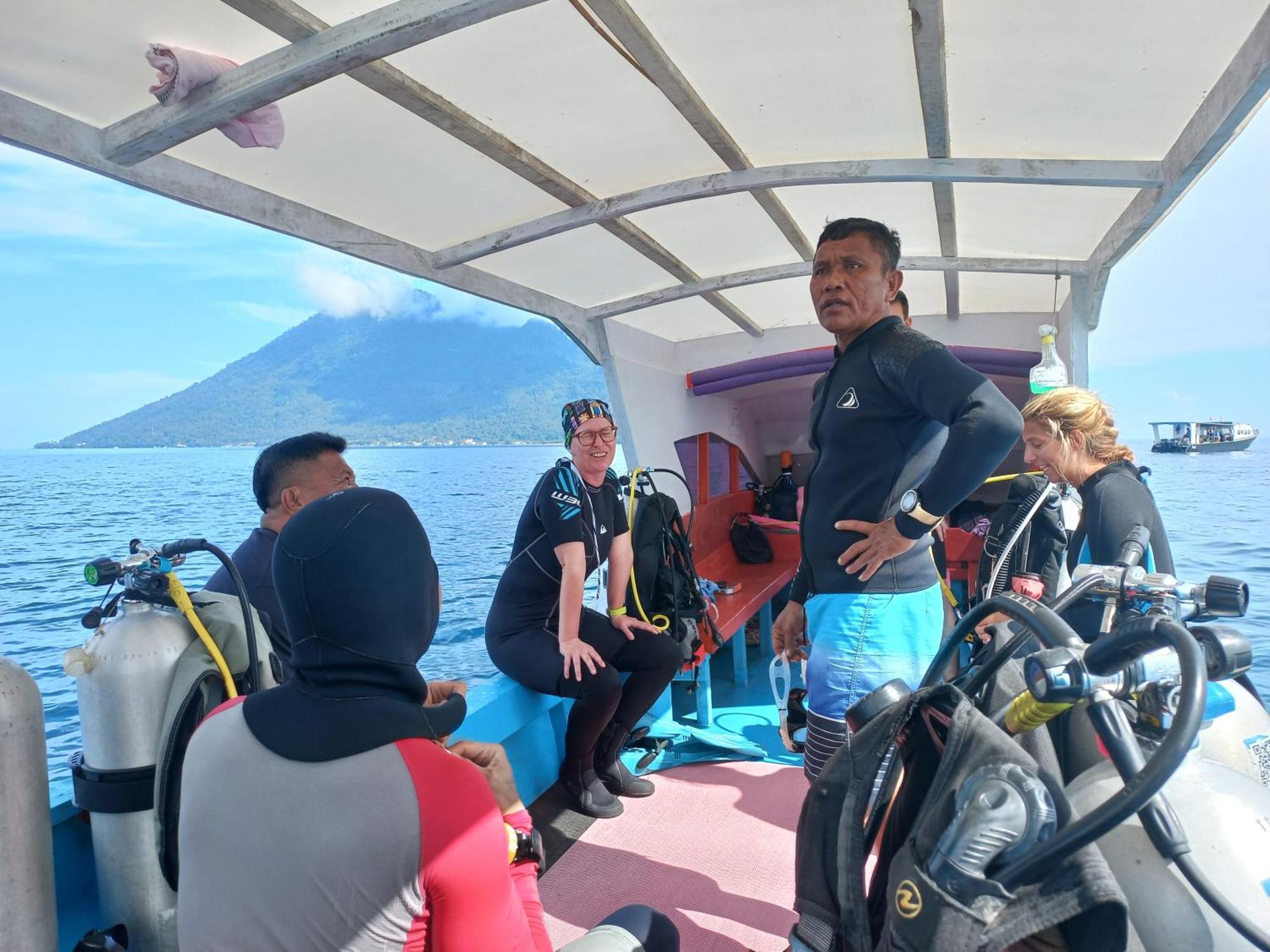 4 Sisters Divers ブナケン エクステリア 写真