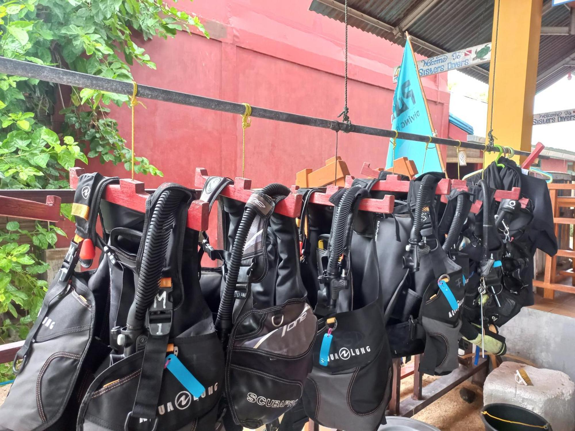 4 Sisters Divers ブナケン エクステリア 写真