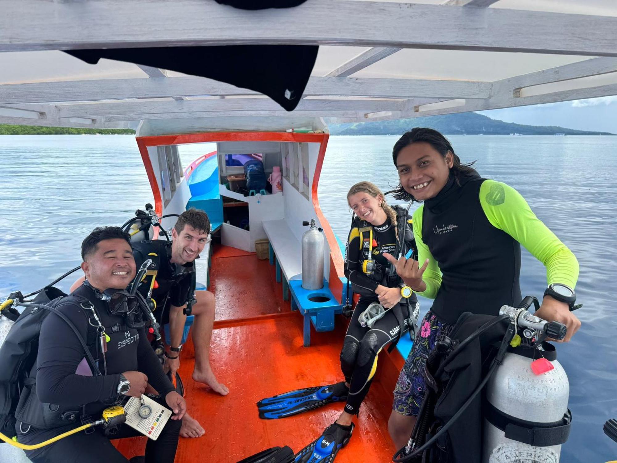 4 Sisters Divers ブナケン エクステリア 写真